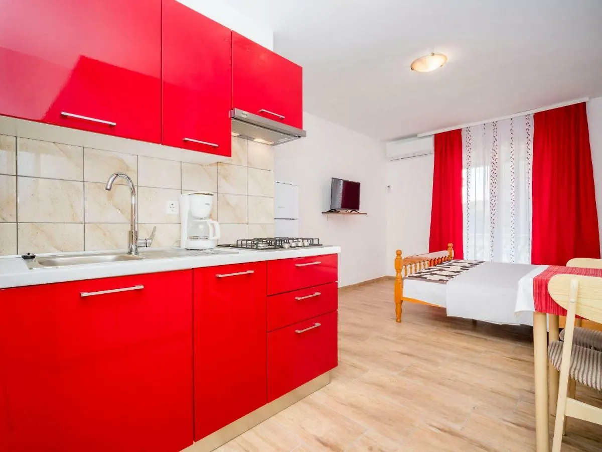 Apartment Hilde Red-7 By Interhome ميدولين